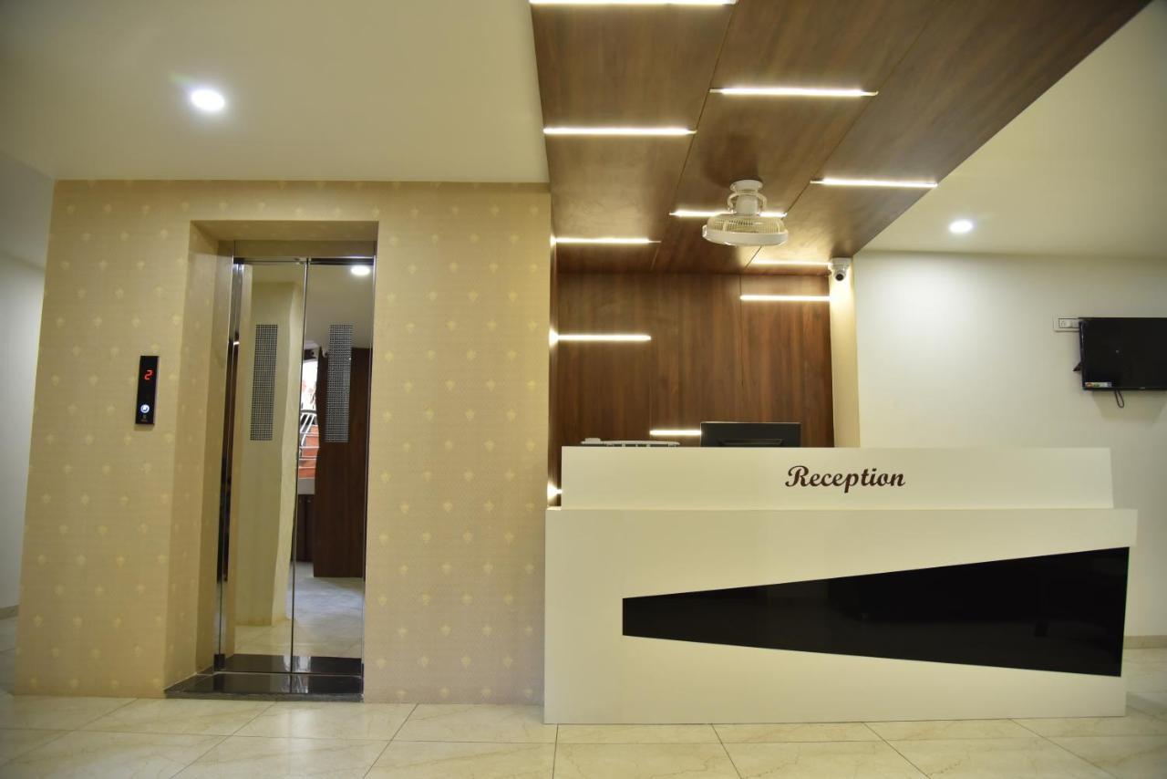 Hotel Savera Inn Morbi Екстериор снимка