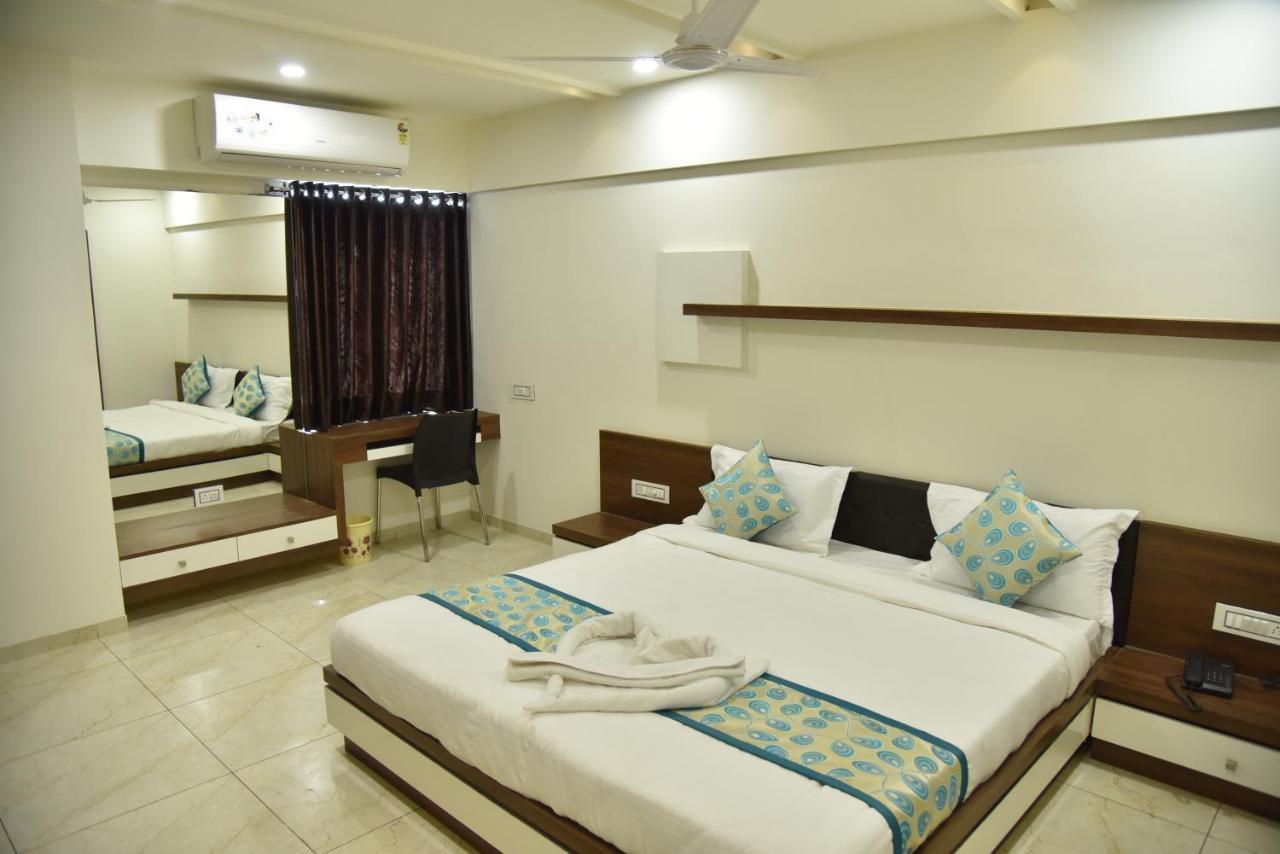 Hotel Savera Inn Morbi Екстериор снимка